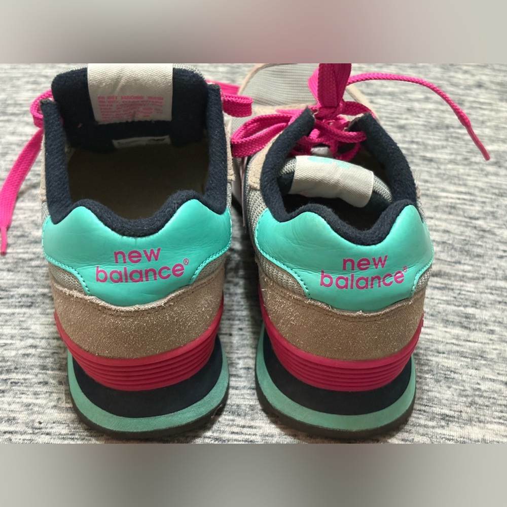 New Balance Ladies Sneakers Size 7 - Picture 7 of 7